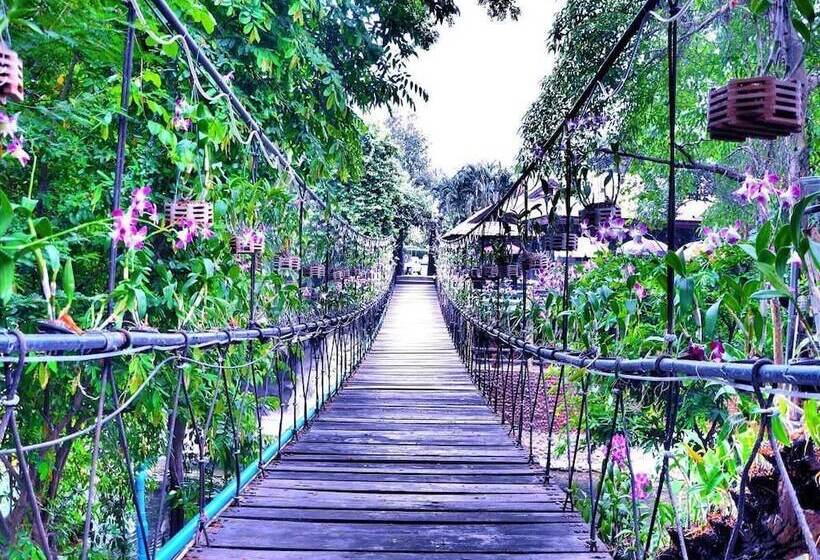 Pruksa Valley Resort   Hostel