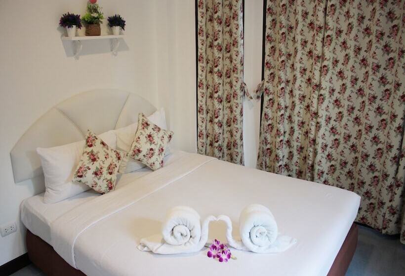 Pruksa Valley Resort   Hostel