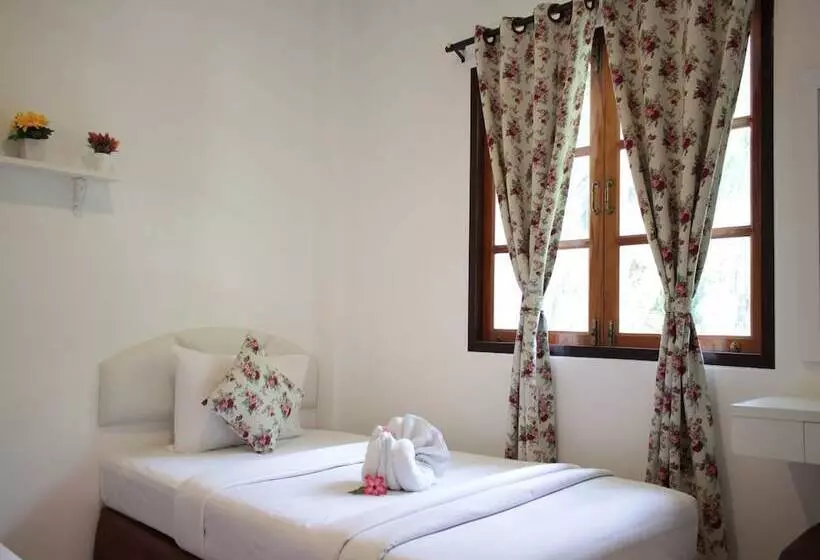 Pruksa Valley Resort   Hostel