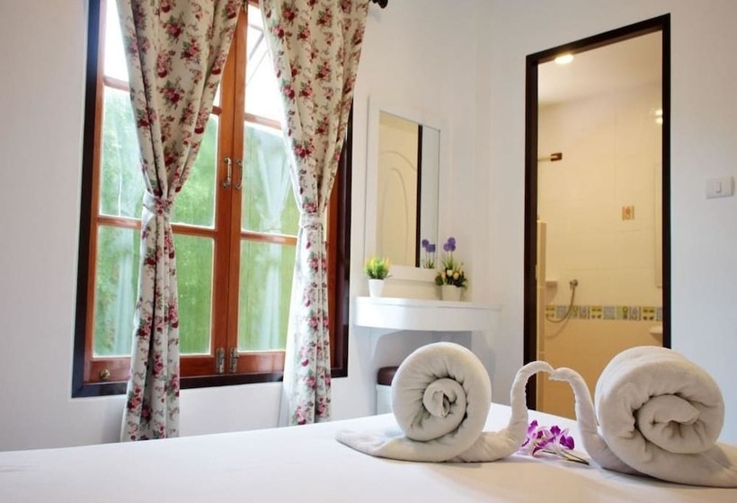 Pruksa Valley Resort   Hostel