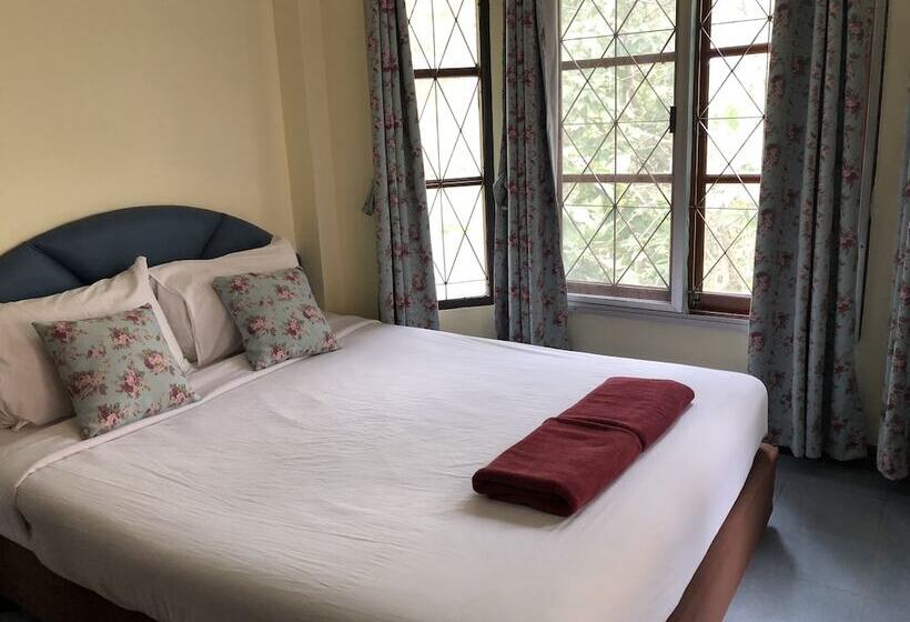 Pruksa Valley Resort   Hostel