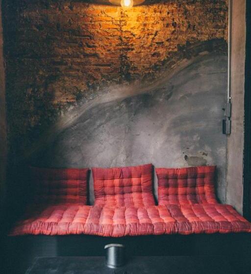 Vandrarhem Pulley Pool Villa 5 Mins Walk To Hua Hin Beach