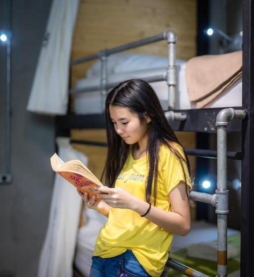 Vandrarhem Pulley Pool Villa 5 Mins Walk To Hua Hin Beach