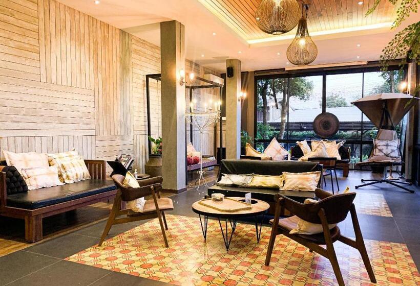 リゾートホテル Amphawa Nanon Hotel & Spa