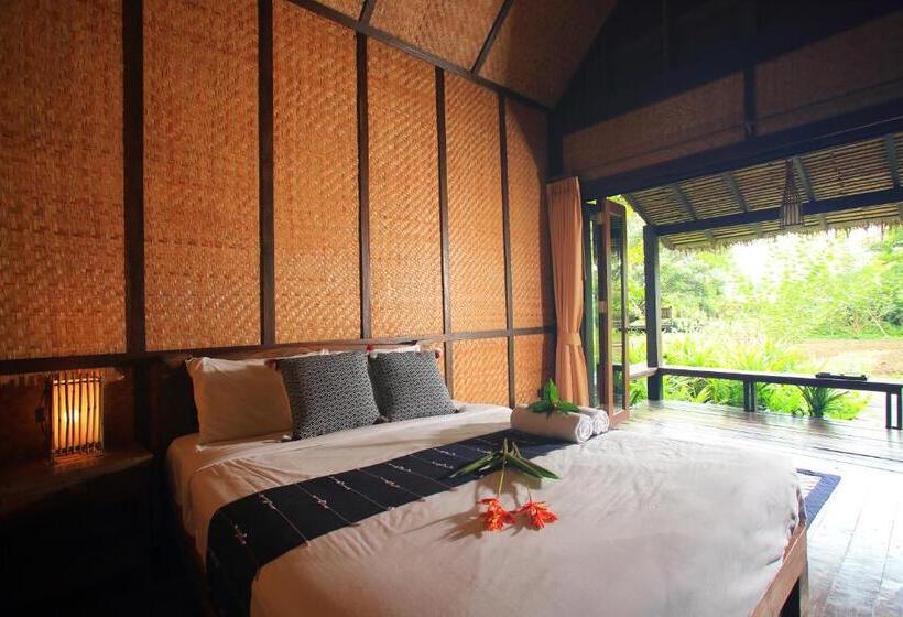 אתר נופש Azalea Village