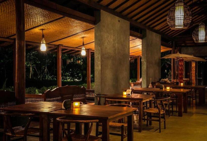 אתר נופש Azalea Village