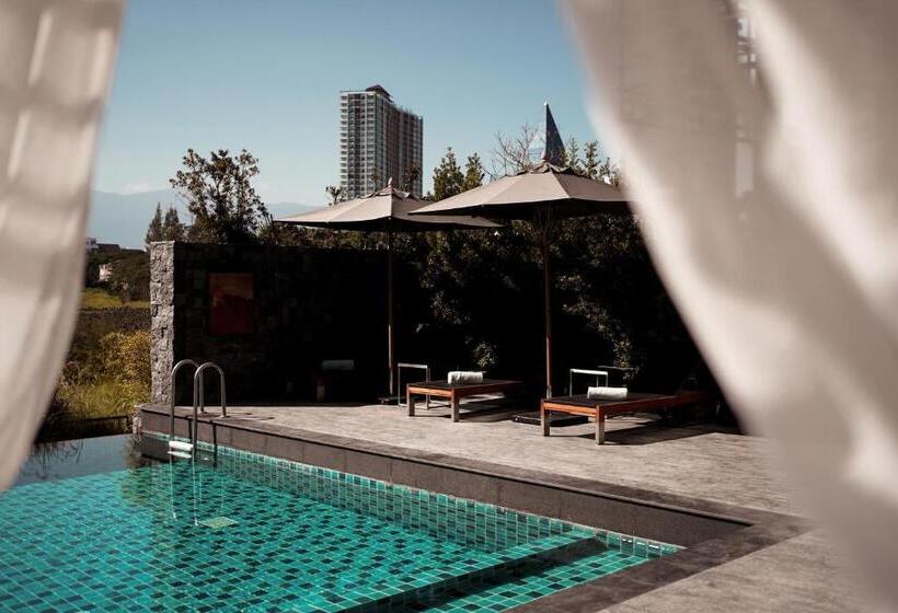 Курорт Brique Hotel Chiangmai