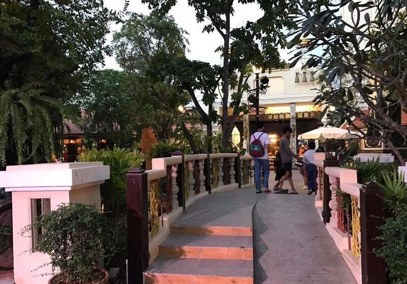 منتجع Chuchaiburi Sri Amphawa