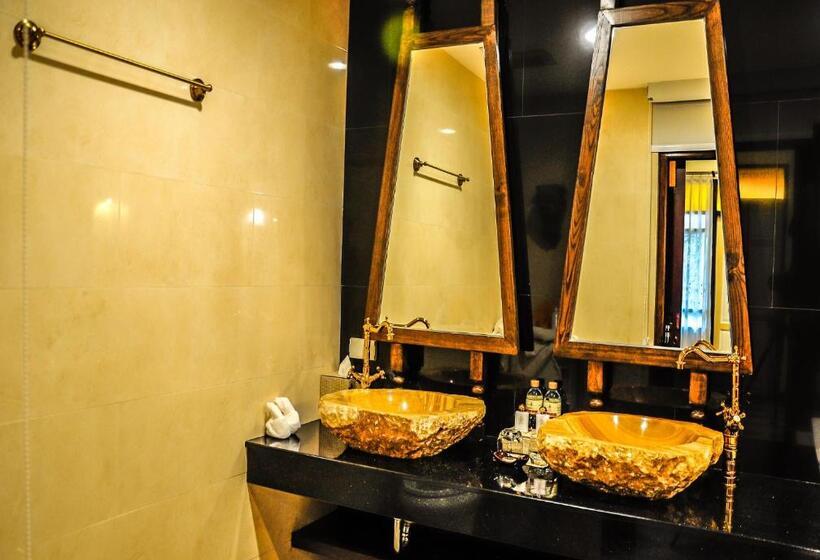 منتجع Chuchaiburi Sri Amphawa