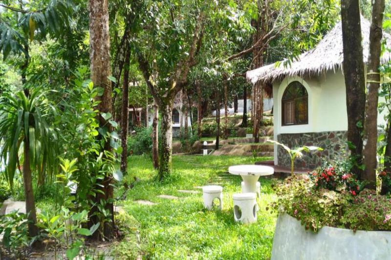 리조트 Flower Power Farm Village