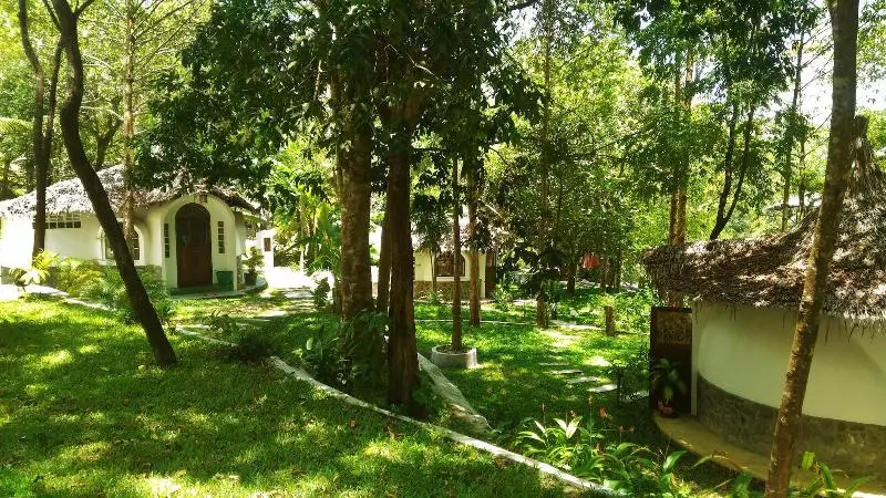Lomakeskus Flower Power Farm Village
