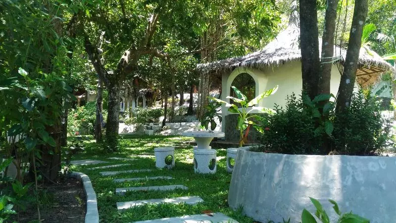 Lomakeskus Flower Power Farm Village