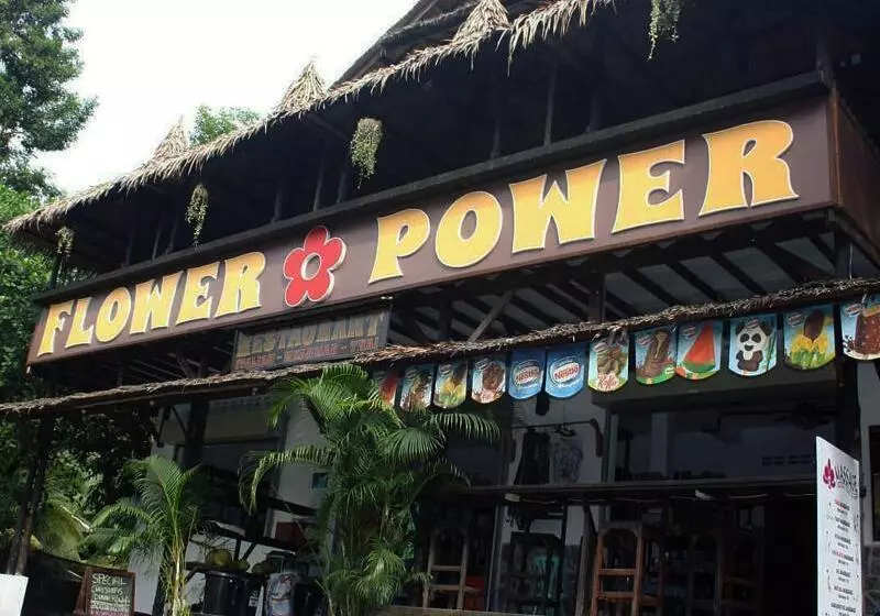 Lomakeskus Flower Power Farm Village