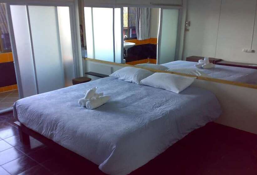 旅馆 Moon House At Clock Tower