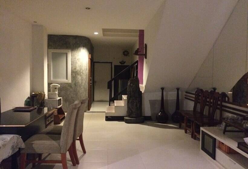 旅馆 Moon House At Clock Tower