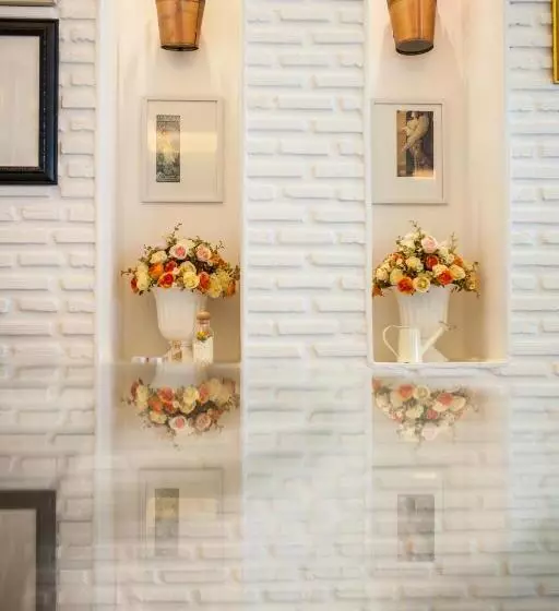 هتل Gallery Lake View