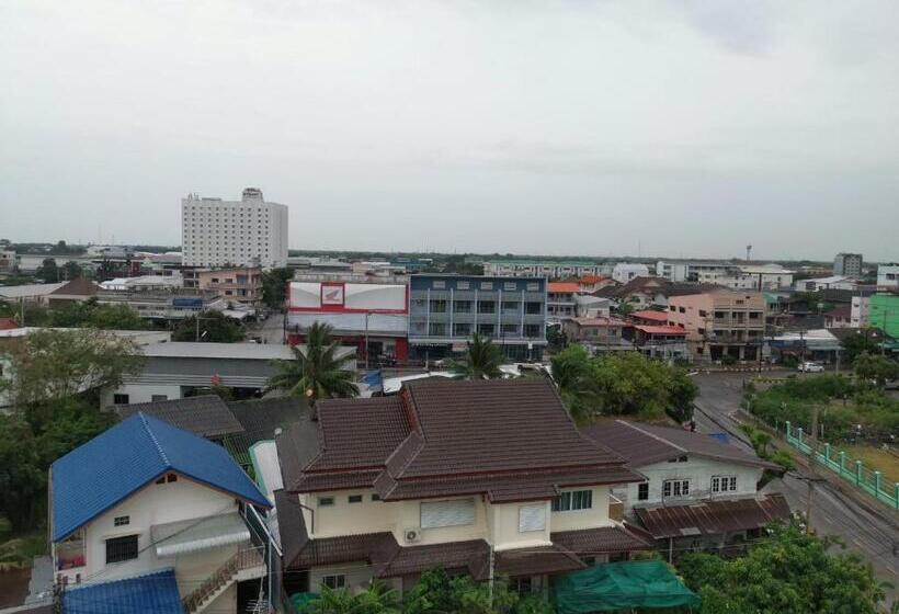 Отель Metro Residence