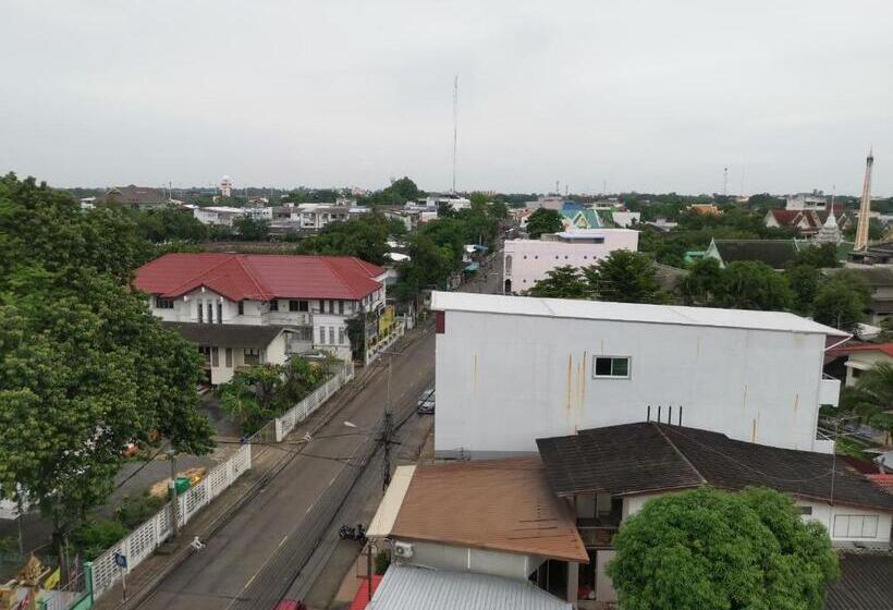 Отель Metro Residence