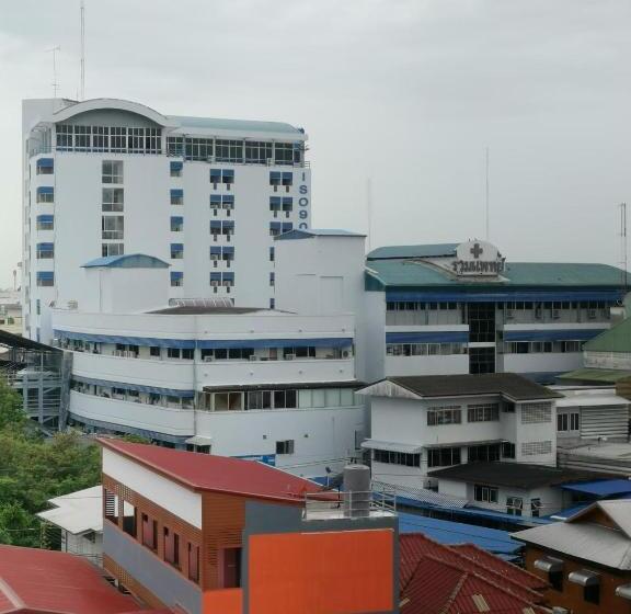 Отель Metro Residence