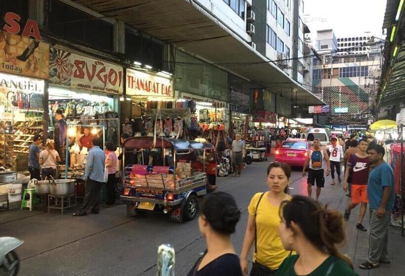 Hotel Paris In Bangkok