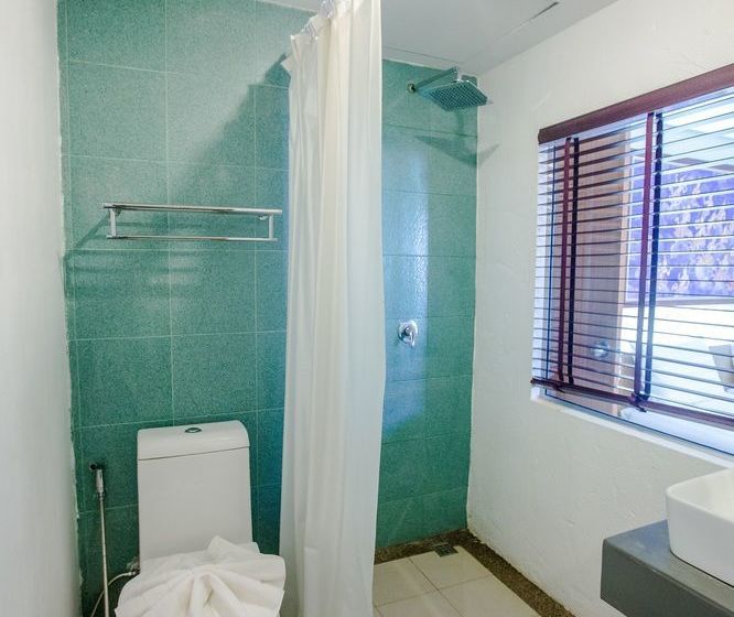 בית מלון כפרי The Landmark Patong