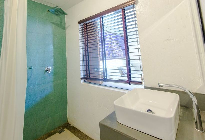 בית מלון כפרי The Landmark Patong