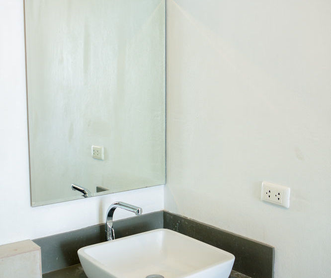 בית מלון כפרי The Landmark Patong