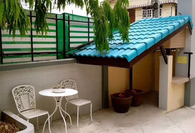 هتل Santipran Place