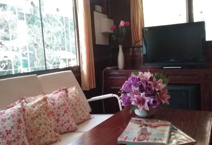 فندق Santipran Place