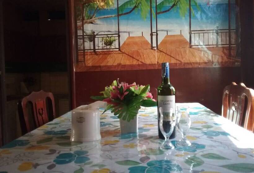 فندق Santipran Place