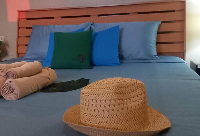 فندق Santipran Place