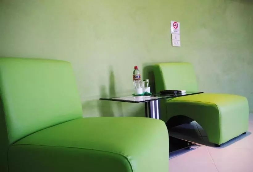 Motelli Fruit House Pattaya
