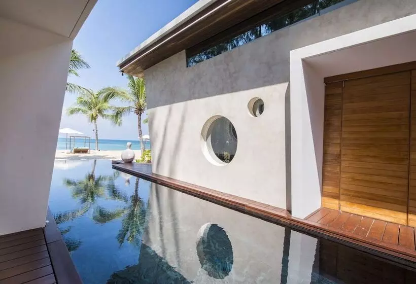 リゾートホテル Iniala Beach House