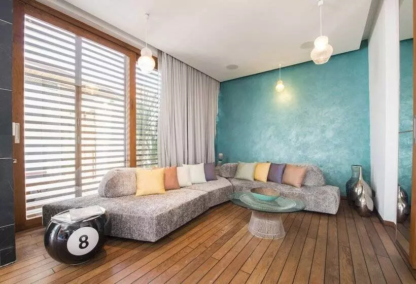 リゾートホテル Iniala Beach House