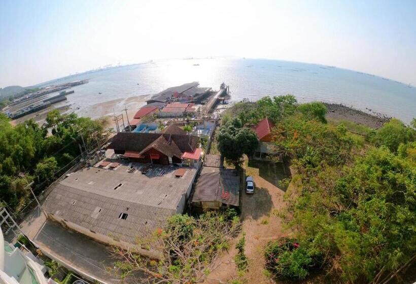 Sonrisa Srirachaที่พักติดทะเล