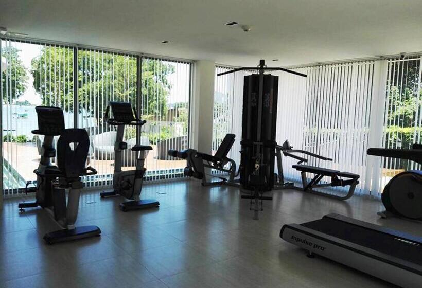 Sonrisa Srirachaที่พักติดทะเล