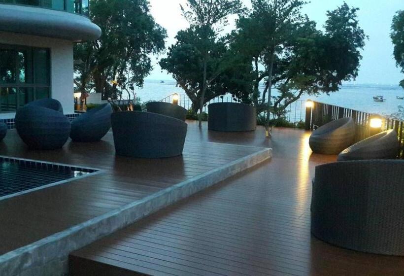 Sonrisa Srirachaที่พักติดทะเล