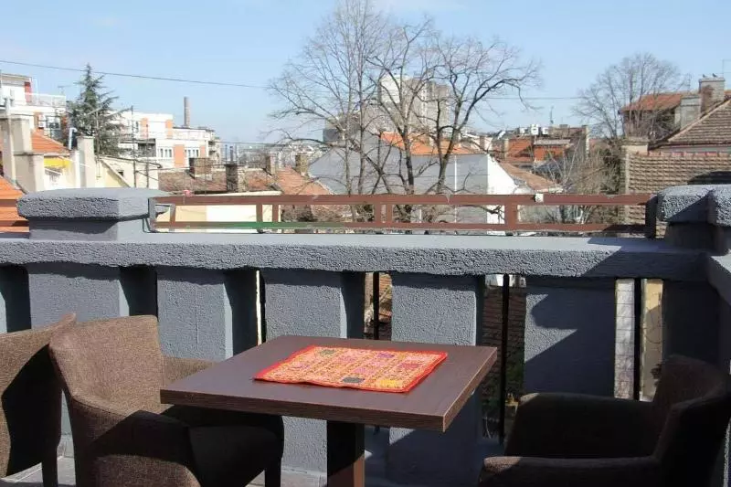 تختخواب و صبحانه Guest House Miss Depolo