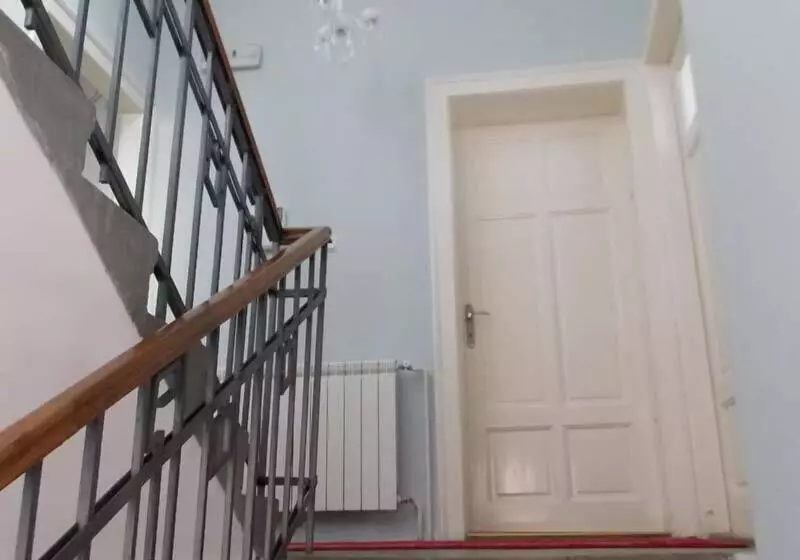 تختخواب و صبحانه Guest House Miss Depolo