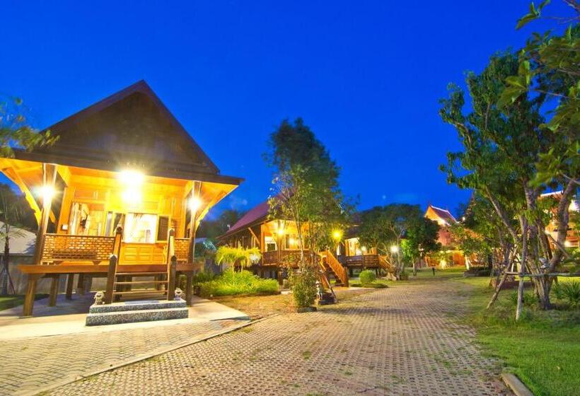 Bueng Bua Thong Resort