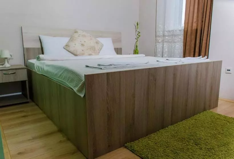Garni Hotel Tri O