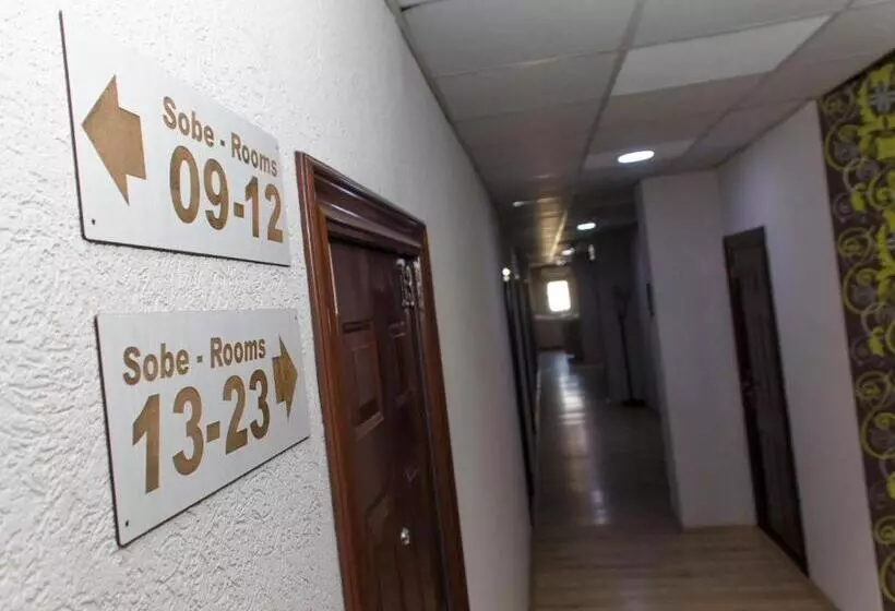 Garni Hotel Tri O