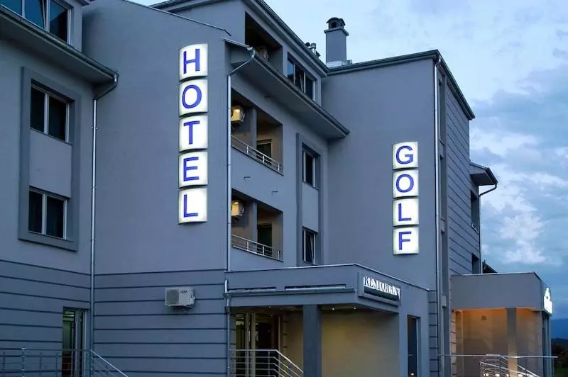 هتل Golf Luxury