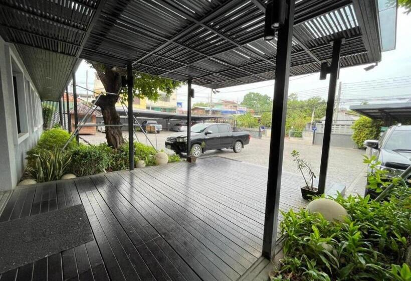 בית מלון כפרי Huernnana Jomsawan