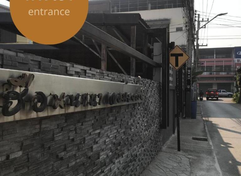 בית מלון כפרי Huernnana Jomsawan