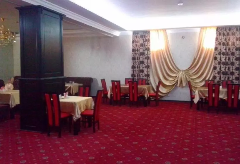هتل Red House