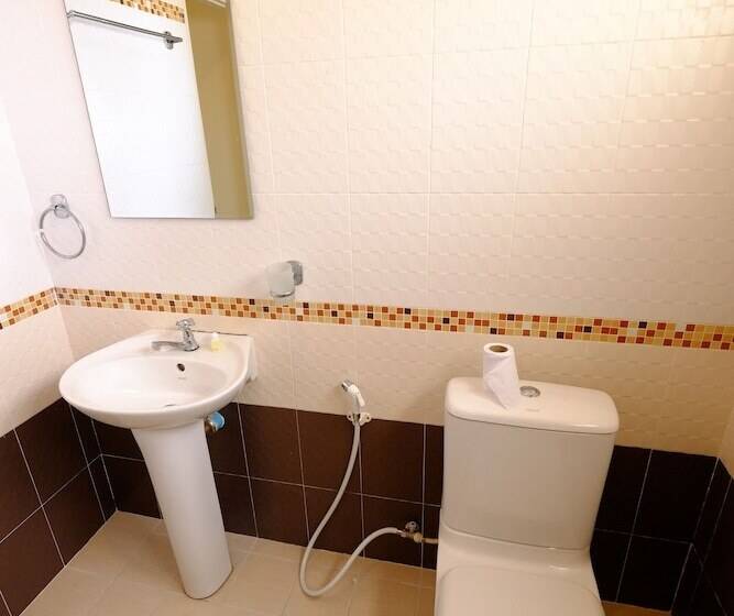 Отель The Muk Lagoon