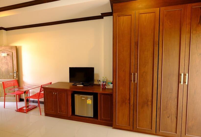 Отель The Muk Lagoon