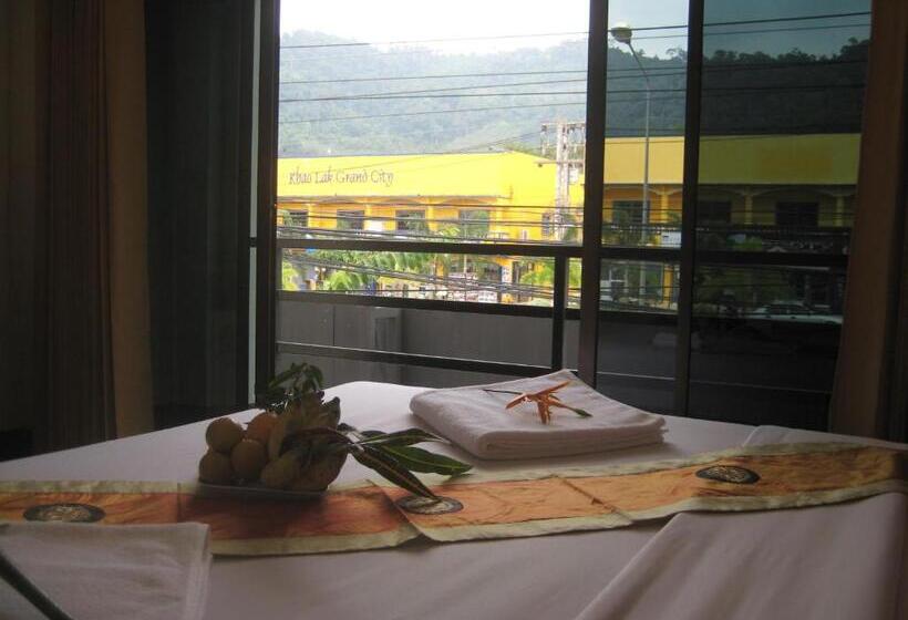 הוסטל Wandee Bed & Breakfast