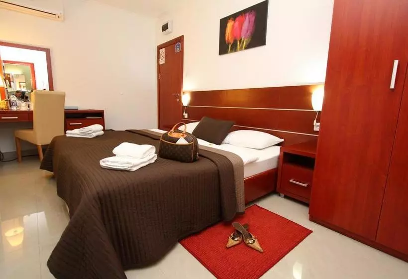 اقامتگاه Guesthouse Villa Inn